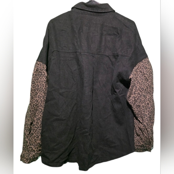 Boutique Leopard Print Black Button-Up Women's Jacket Large 25 PTP - EUC - Picture 3 of 3